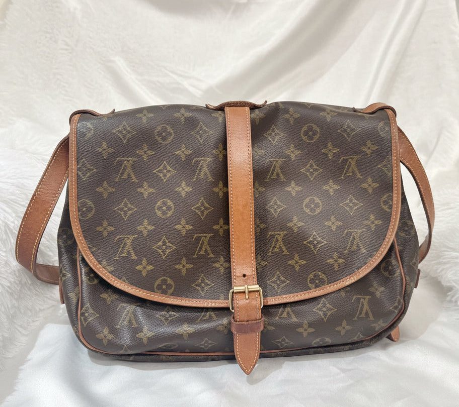 Louis Vuitton vintage Saumur 35 Monogram Crossbody