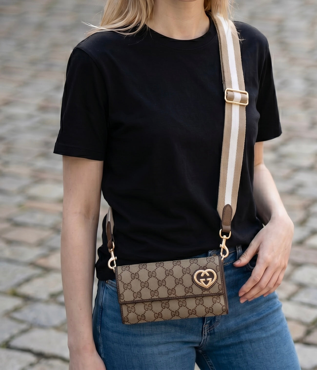 Gucci GG monogram wallet with heart GG