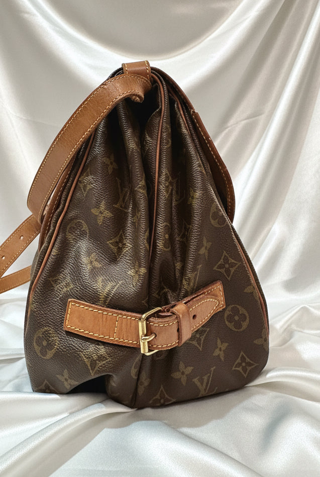 Louis Vuitton vintage Saumur 35 Monogram Crossbody