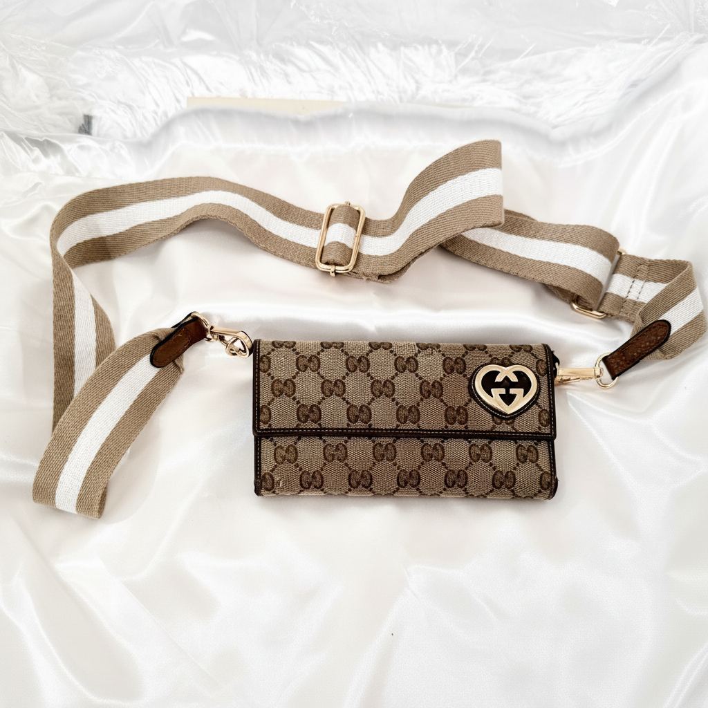 Gucci GG monogram wallet with heart GG