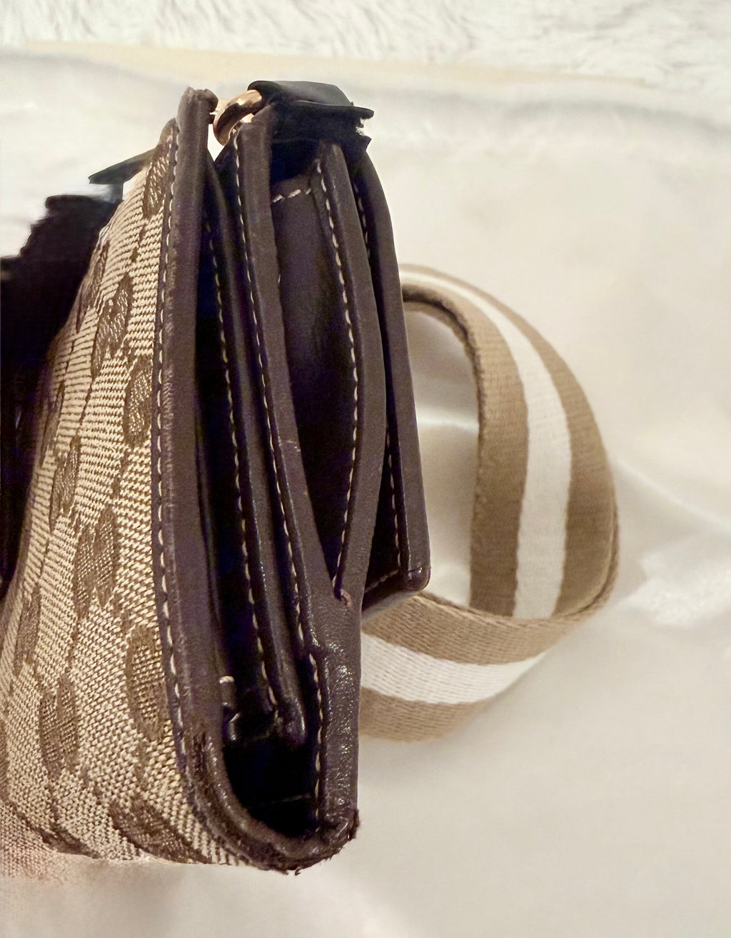 Gucci GG monogram wallet with heart GG
