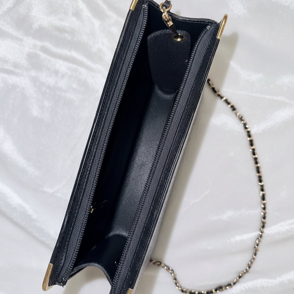 Valentino Garavani grainy calfskin VLogo signature clutch