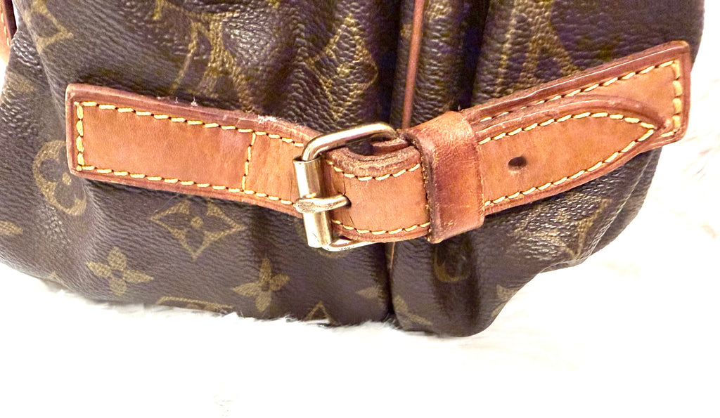 Louis Vuitton vintage Saumur 35 Monogram Crossbody