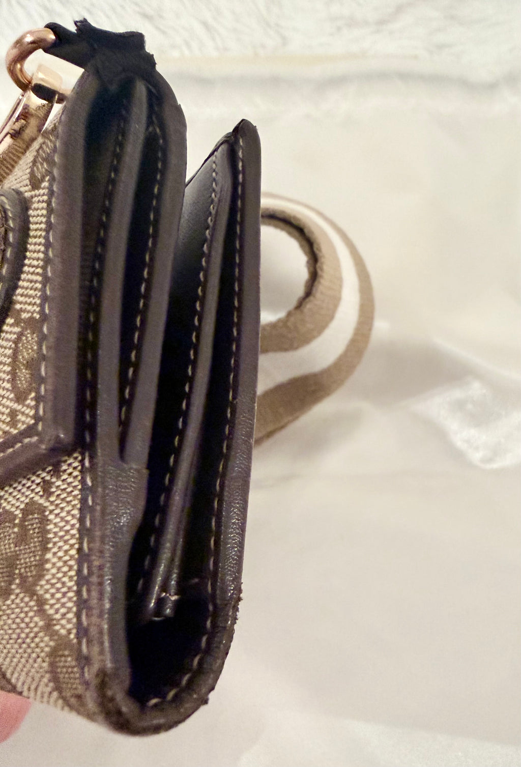 Gucci GG monogram wallet with heart GG