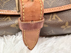 Louis Vuitton vintage Saumur 35 Monogram Crossbody