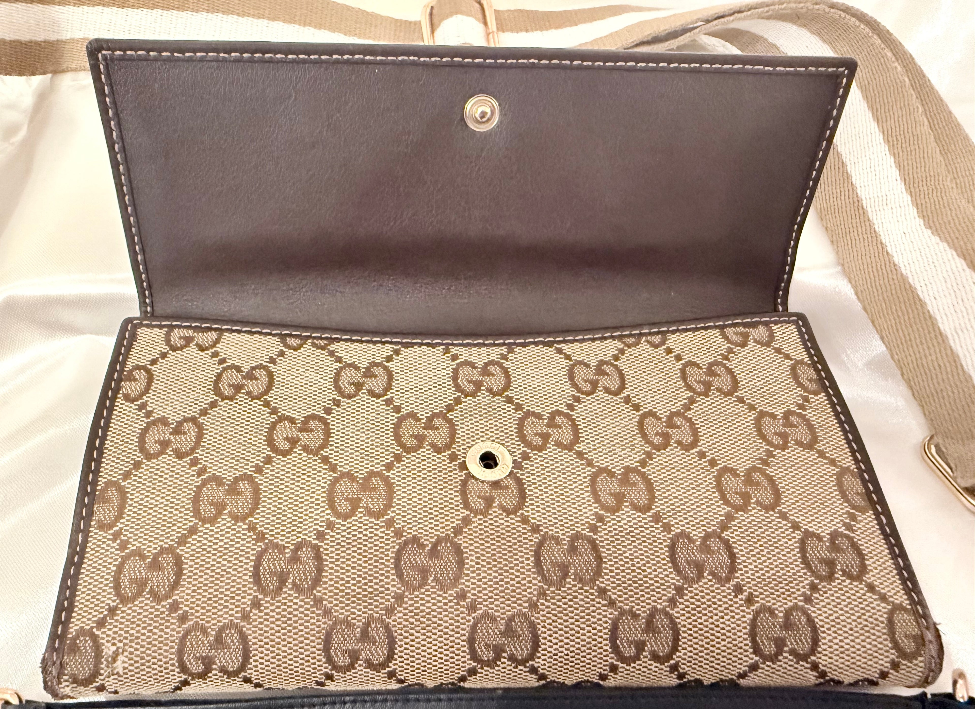 Gucci GG monogram wallet with heart GG